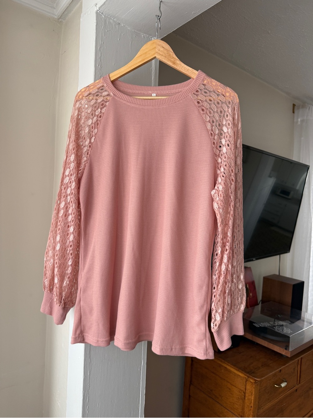 Women’s Blush Pink Waffle Knit Top with Lace Sleeves Size Large